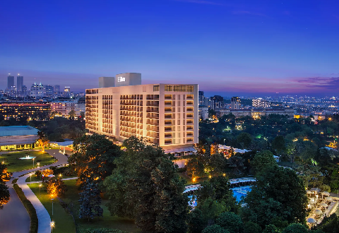 HILTON ISTANBUL BOSPHORUS SUV RENTAL HILTON ISTANBUL BOSPHORUS LUXURY RENT A CAR TAKSIM SQUARE